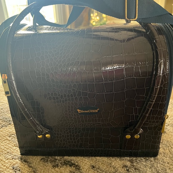 SeneGence large makeup travel case - Picture 1 of 3